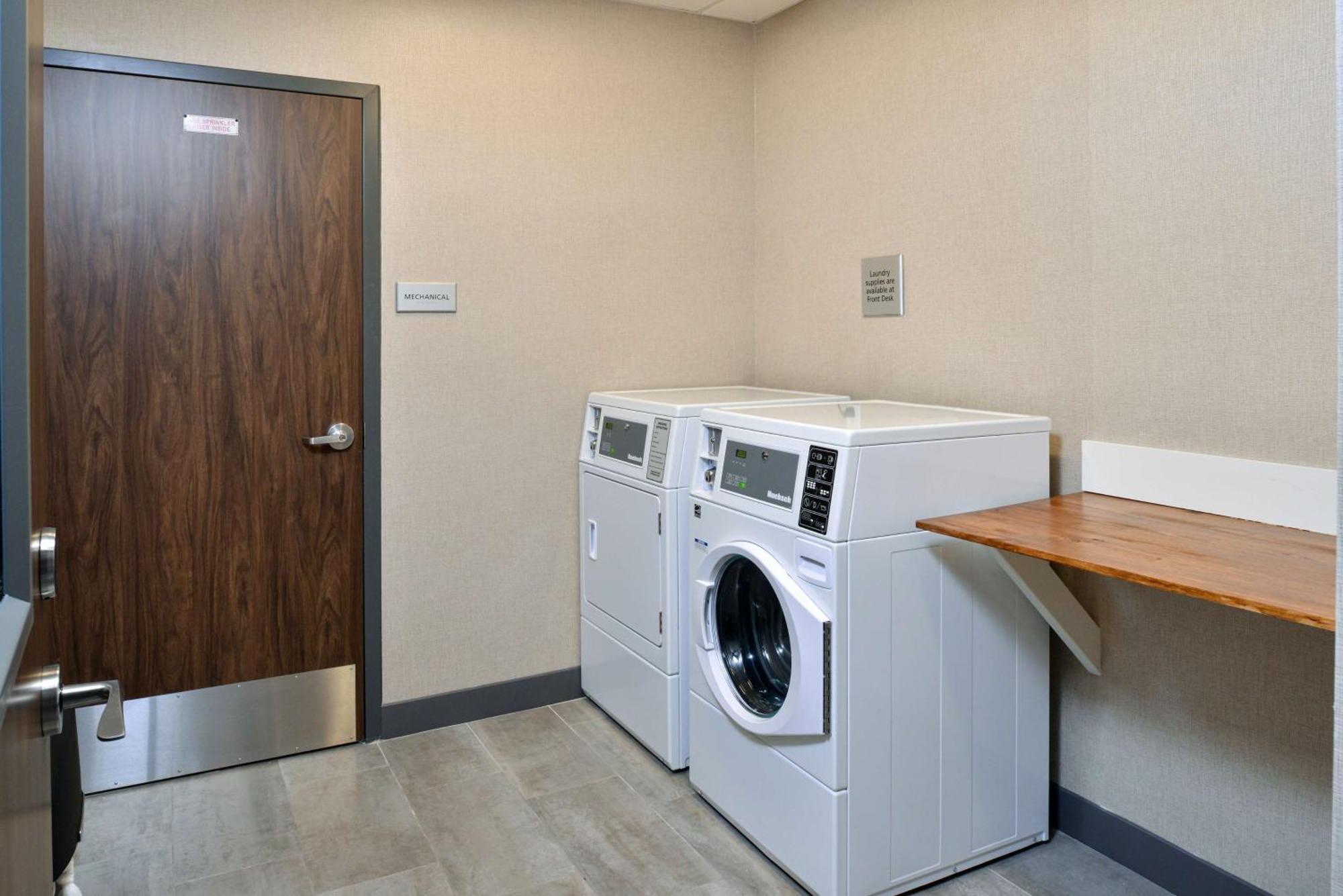 Hampton Inn & Suites Adrian, Mi Ngoại thất bức ảnh